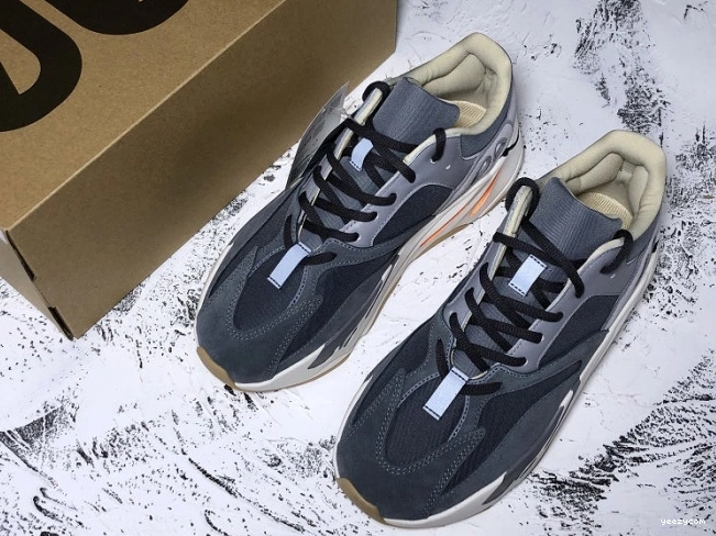 FV9922 v2 Boost 700 'Magnet' Yeezy Adidas 0729